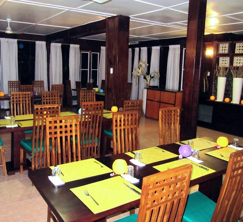 Raintree Lodge พอร์ตมอร์สบี ภายนอก รูปภาพ