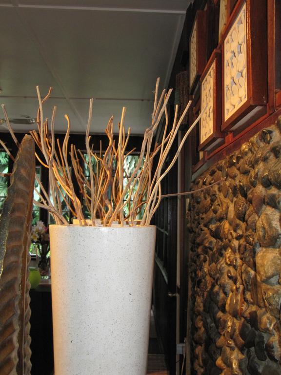 Raintree Lodge พอร์ตมอร์สบี ภายนอก รูปภาพ
