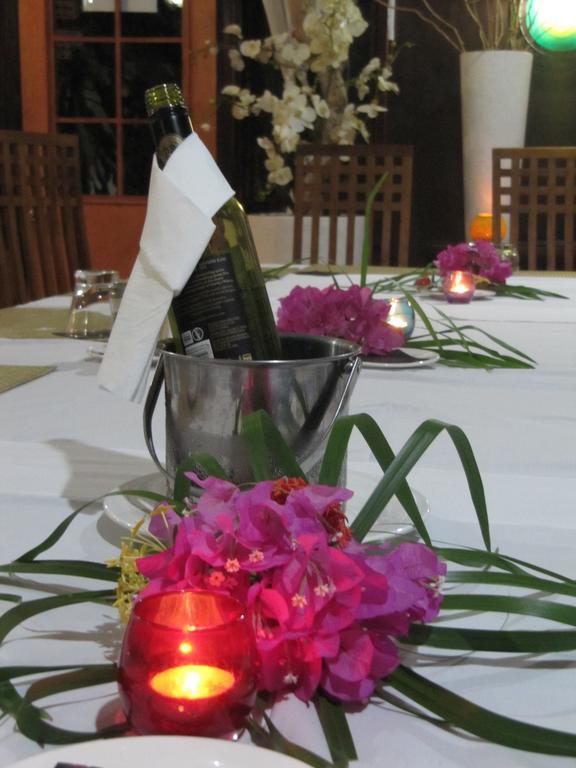 Raintree Lodge พอร์ตมอร์สบี ภายนอก รูปภาพ